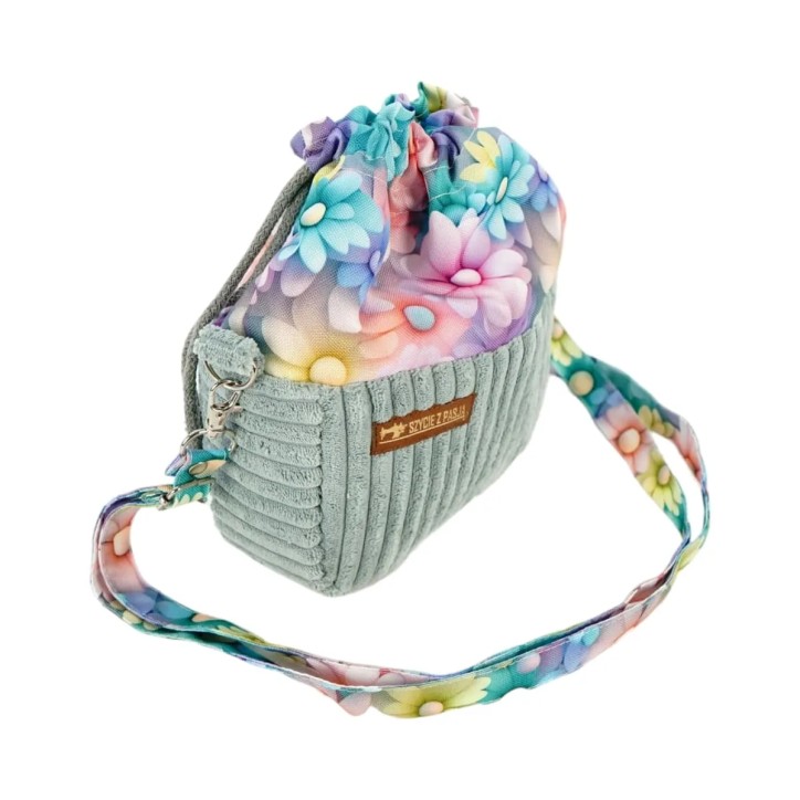 Torebka Sakiewka Sztruksowa Zielona z Motywem Pastelowych Kwiatów – Handmade Torebka Sakiewka Sztruksowa Zielona z Motywem Pastelowych Kwiatów – Handmade