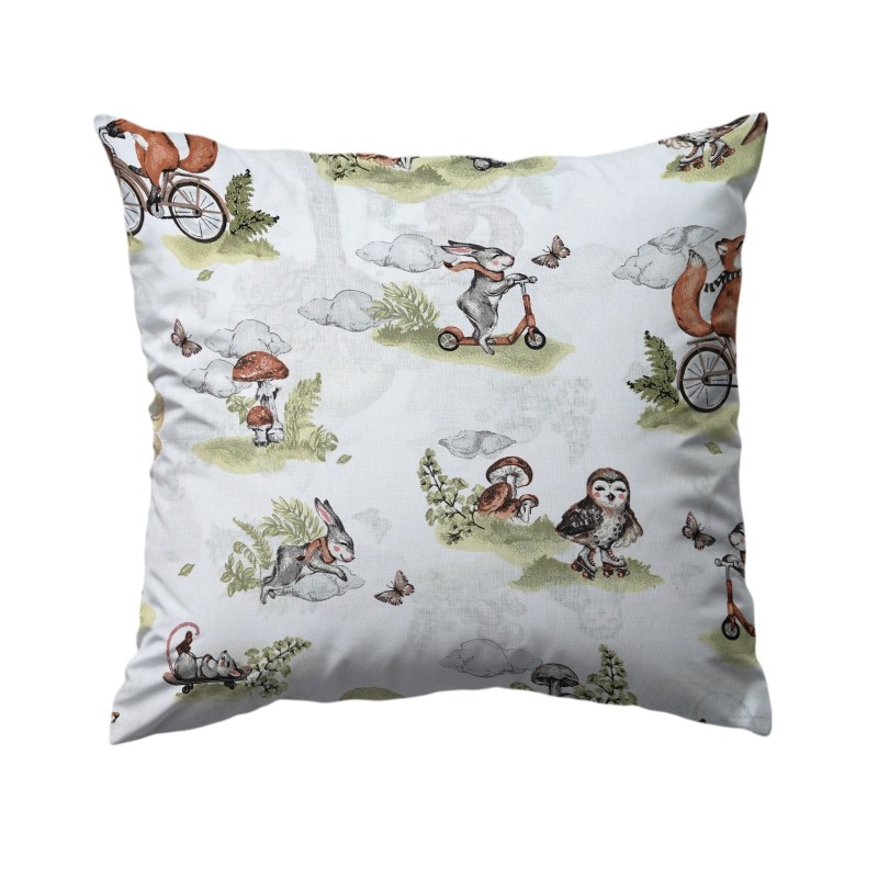 Bawełniana poszewka 40 × 40 cm z leśnymi zwierzętami na hulajnodze i rowerze