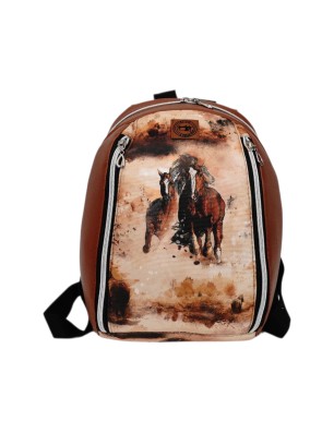Mały Plecak Brązowy z Motywem Koni – "Konie w Galopie" Handmade