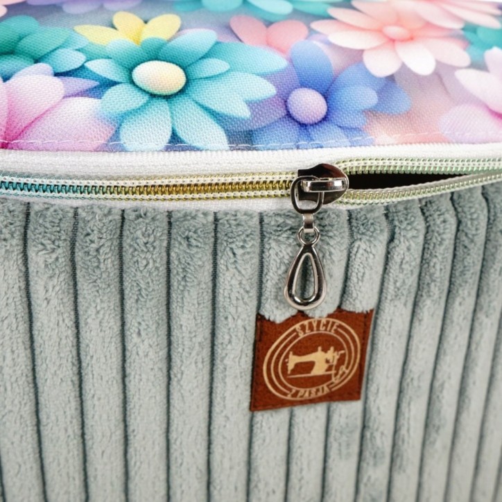 Torebka-Nerka Sztruksowa Miętowa z motywem pastelowych kwiatów – handmade