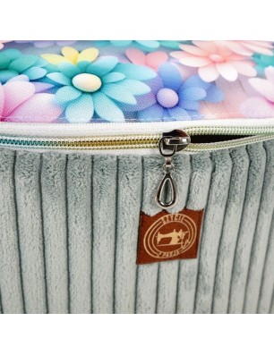 Szycie z pasją|Torebka-Nerka Sztruksowa Miętowa z motywem pastelowych kwiatów – handmade|Torebko Nerki Sztruksowe|SZYCIE Z PASJĄ