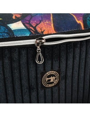 Szycie z pasją|Torebka-Nerka Sztruksowa Czarna z Motywem Kota – Księżycowy Kot - Handmade|Torebko Nerki Sztruksowe|SZYCIE Z PASJĄ