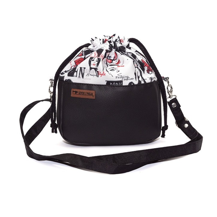 Torebka Sakiewka Czarna z Motywem Fashion – Handmade