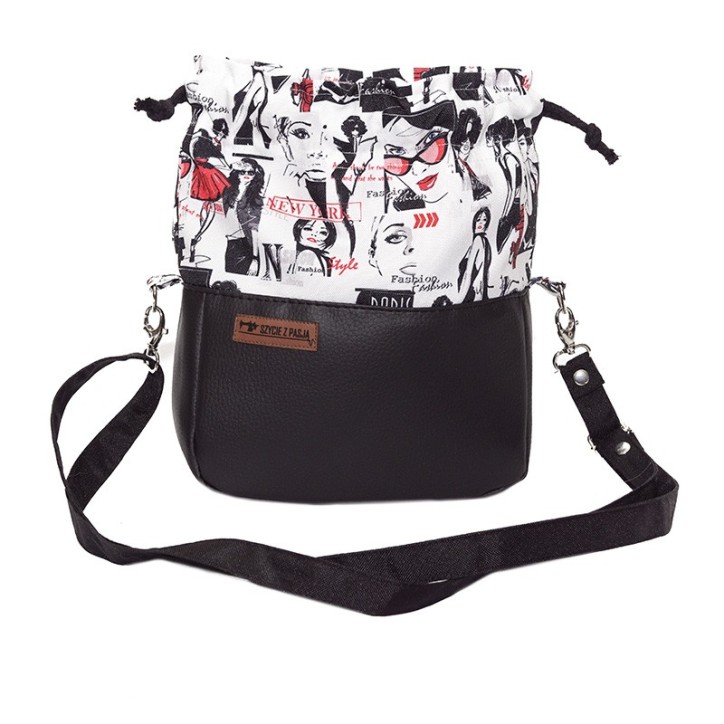 Torebka Sakiewka Czarna z Motywem Fashion – Handmade