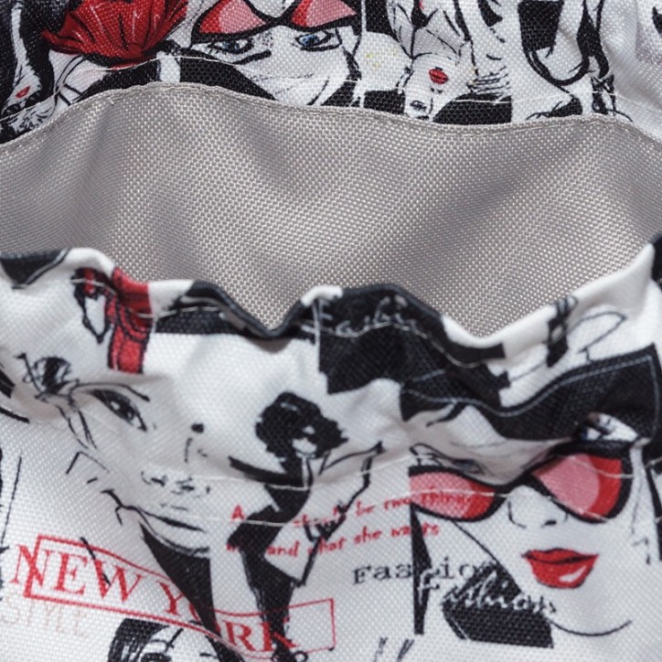 Torebka Sakiewka Czarna z Motywem Fashion – Handmade