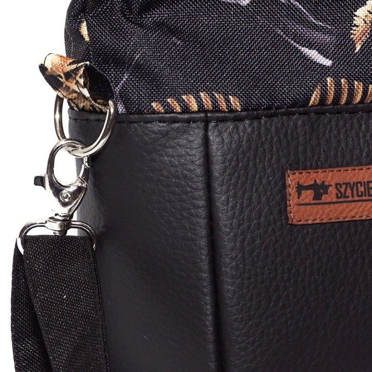 Torebka Sakiewka Czarna z Motywem Złoty Monster – Handmade