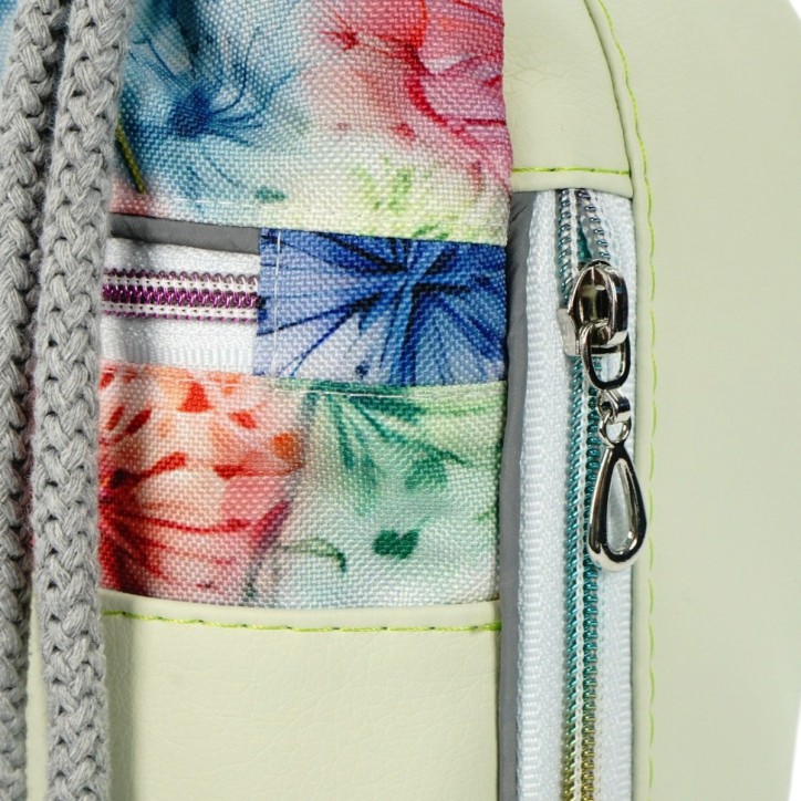 Worko-Plecak Jasnozielony z Motywem Dmuchawców – Handmade z Ukrytą Kieszenią na Zamek Worko-Plecak Jasnozielony z Motywem Dmuchawców – Handmade z Ukrytą Kieszenią na Zamek