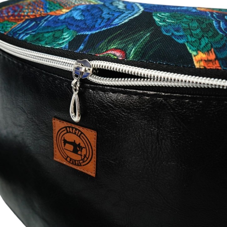 Torebka-Nerka Czarna Połysk z Motywem Pawich Piór – 3w1 Handmade