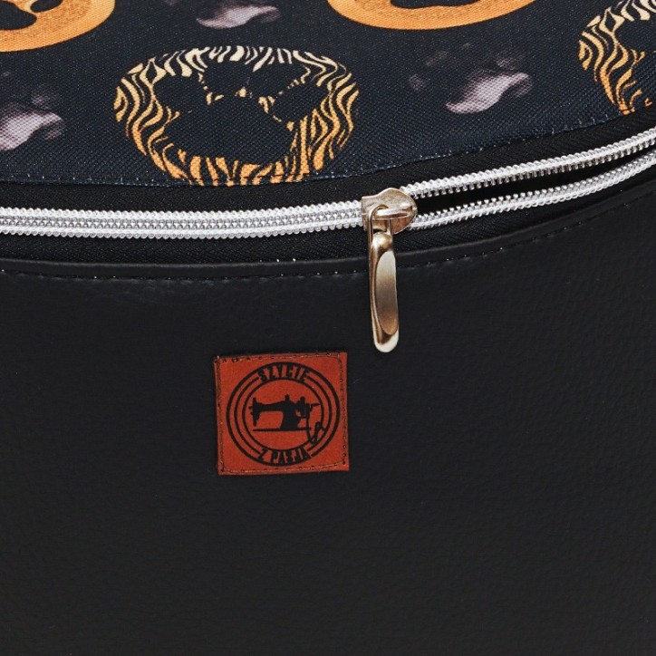 Torebka-Nerka Czarna z Motywem Psich Łapek – 3w1 Handmade