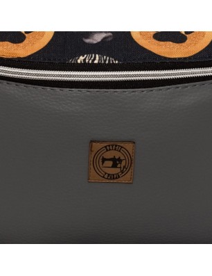 Szycie z pasją|Torebka-Nerka Szara z Motywem Psich Łapek – 3w1 Handmade|Torebki Nerki – Wzory Zwierzęce|SZYCIE Z PASJĄ