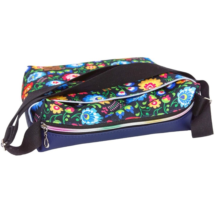 Torebka Na Ramię z Motywem Ludowych Kwiatów i Granatową Ekoskórą – Handmade