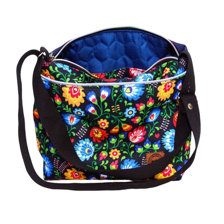 Torebka Na Ramię z Motywem Ludowych Kwiatów i Granatową Ekoskórą – Handmade