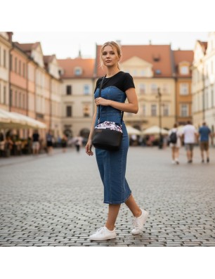 Torebka Sakiewka Czarna z Motywem Fashion – Handmade