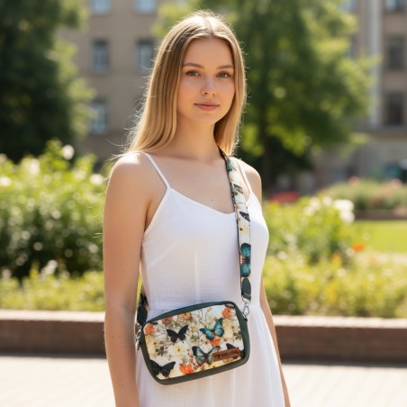 Mini Torebka Box z Ekoskóry z Motywem Motyli i Polnych Kwiatów