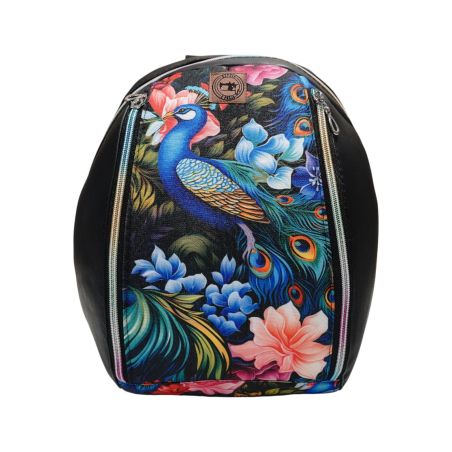 Mały Plecak Czarny z Motywem Kolorowych Pawi – Handmade