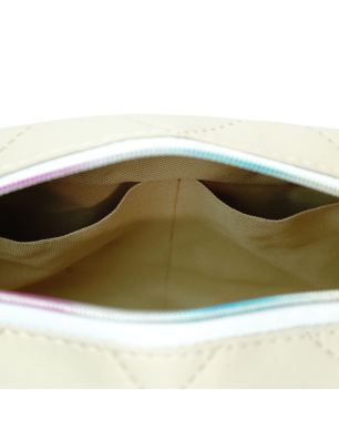 Wnętrze torebki box beżowej – jasna podszewka i komora główna