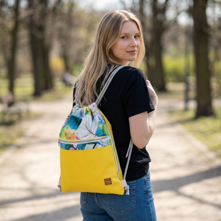 Worko-Plecak Żółty z Motywem Piórek – Handmade z Ukrytą Kieszenią na Zamek